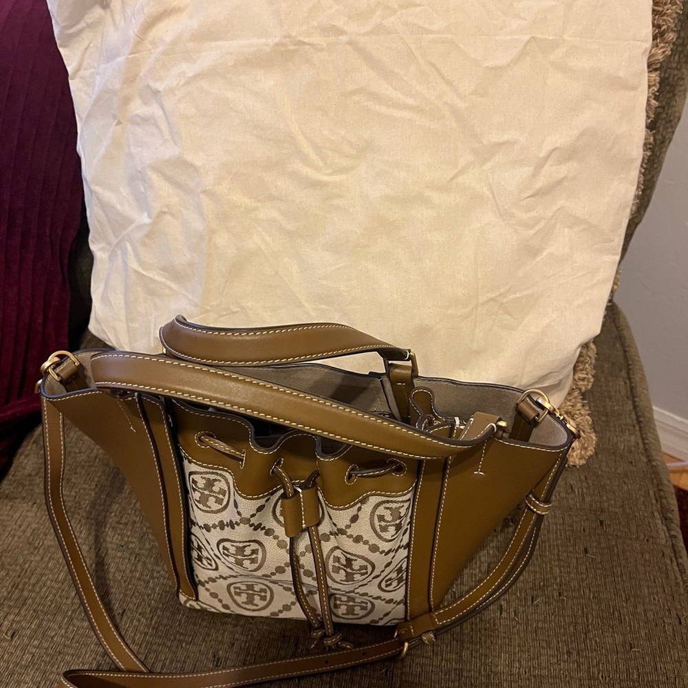 Authentic Tory Burch McGraw Tote